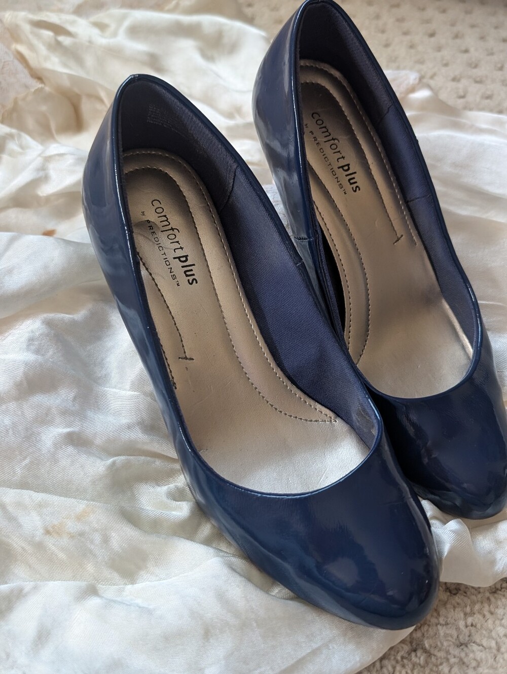 comfort plus by Predictions Navy Patent Round Toe Heels